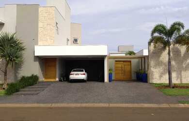 Imagem: A casa em condomínio possui 3 Dormitórios, 4 Banheiros, 2