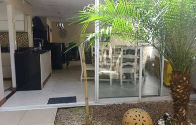 Imagem: A casa em condomínio possui 3 Dormitórios, 3 Banheiros, 3