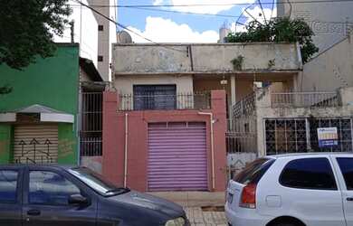 Imagem: A casa possui 3 Dormitórios, 1 Banheiro, 1 Vaga na garagem