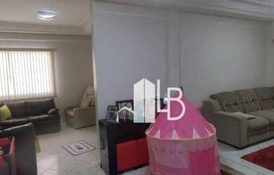 Imagem: A casa possui 3 Dormitórios, 4 Banheiros, 3 Vagas na garagem