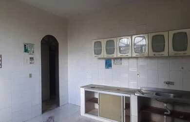 Imagem: A casa possui 3 Dormitórios, 4 Banheiros, 2 Vagas na garagem