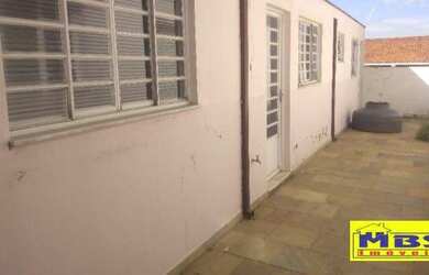 Imagem: A casa possui 3 Dormitórios, 3 Banheiros, 178m² de Área e