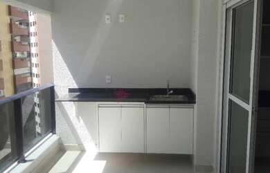 Imagem: O apartamento possui 1 Dormitório, 1 Banheiro, 1 Vaga na garagem