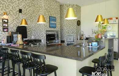 Imagem: A casa em condomínio possui 5 Dormitórios, 5 Banheiros, 5