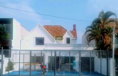 Imagem: O depósito possui 5 Vagas na garagem, 240m² de Área e está