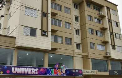 Imagem: O apartamento possui 2 Dormitórios, 1 Banheiro, 1 Vaga na garagem