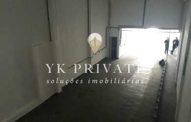 Imagem 1: Galpão de 250m² com 2 mezaninos, 5 banheiros, vestiário e copa