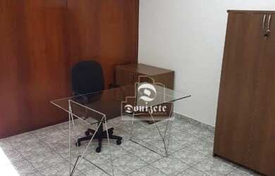 Imagem: O depósito possui 1 Vaga na garagem, 30m² de Área e está