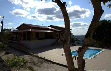 Imagem: A chácara possui 2.400m² de Área e está localizado em Porta