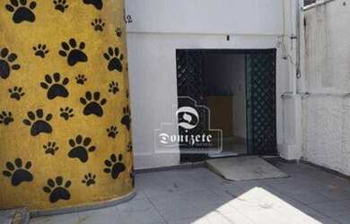 Imagem: O depósito possui 2 Vagas na garagem, 172m² de Área e está