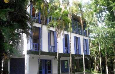 Imagem: A casa em condomínio possui 4 Dormitórios, 4 Banheiros, 4