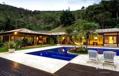 Imagem: A fazenda possui 600m² de Área, Piscina, Varanda, Lareira