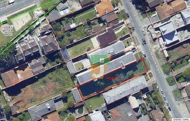 Imagem: O terreno possui 720m² de Área e está localizado em Bacacheri