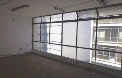 Imagem: O depósito possui 67m² de Área e está localizado em Centro