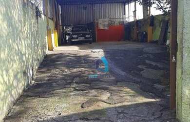 Imagem: A casa possui 4 Dormitórios, 3 Banheiros, 5 Vagas na garagem