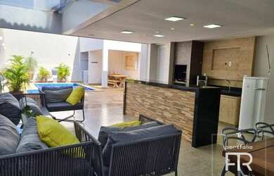 Imagem: A casa possui 5 Dormitórios, 5 Banheiros, 5 Vagas na garagem