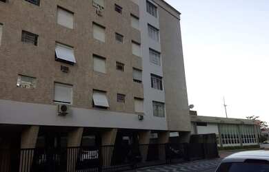 Imagem: O apartamento possui 1 Dormitório, 1 Banheiro, 1 Vaga na garagem