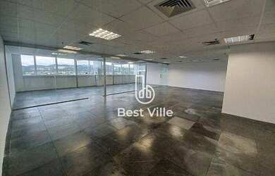 Imagem: O depósito possui 4 Vagas na garagem, 163m² de Área e está