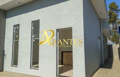 Imagem: A casa possui 2 Dormitórios, 1 Banheiro, 2 Vagas na garagem