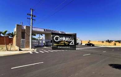 Imagem: A casa em condomínio possui 3 Dormitórios, 3 Banheiros, 4