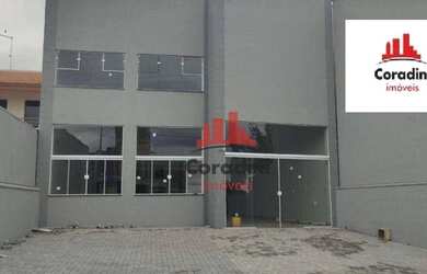 Imagem: O depósito possui 5 Vagas na garagem e 250m² de Área e está