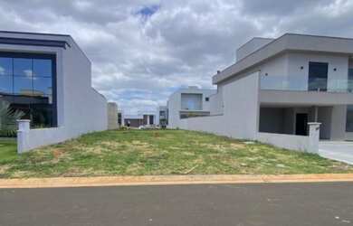 Imagem: O terreno e está localizado em Jardim Residencial Dona Maria