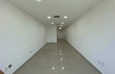 Imagem: O depósito possui 1 Vaga na garagem, 38m² de Área e está