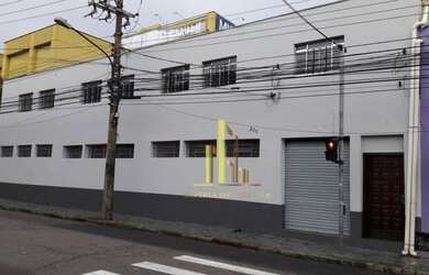 Imagem: O depósito possui 700m² de Área e está localizado em Ponte