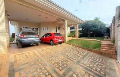 Imagem: A casa em condomínio possui 4 Dormitórios, 5 Banheiros, 4