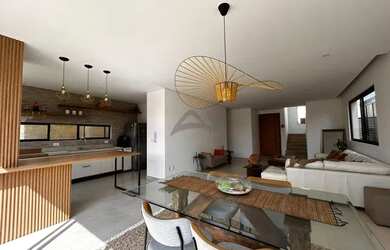 Imagem: A casa em condomínio possui 3 Dormitórios, 4 Banheiros, 4