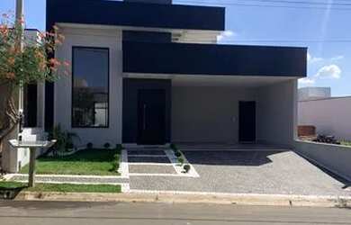 Imagem: A casa em condomínio possui 3 Dormitórios, 2 Banheiros, 2