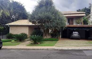Imagem: A casa em condomínio possui 3 Dormitórios, 5 Banheiros, 4
