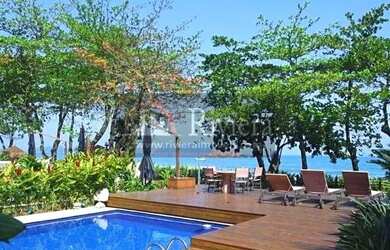 Imagem: A casa em condomínio possui 5 Dormitórios, 5 Banheiros, 4