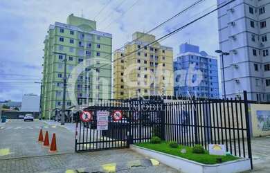 Imagem: O apartamento possui 3 Dormitórios, 1 Banheiro, 1 Vaga na garagem