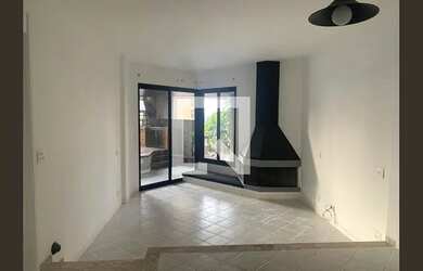 Imagem: O apartamento possui 1 Dormitório, 2 Banheiros, 3 Vagas na