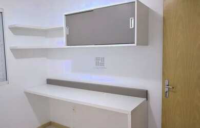 Imagem: O apartamento possui 2 Dormitórios, 1 Banheiro, 1 Vaga na garagem