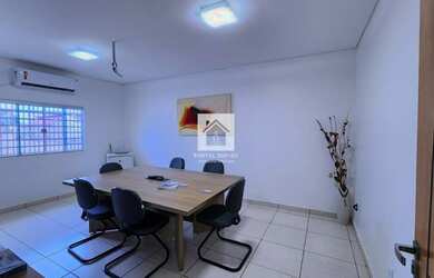 Imagem: A casa possui 5 Dormitórios, 1 Banheiro e 250m² de Área e