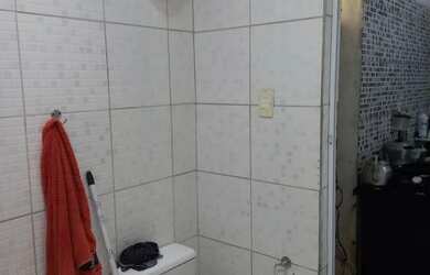 Imagem: A casa possui 2 Dormitórios, 1 Banheiro, 400m² de Área e