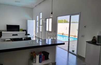 Imagem: A casa possui 2 Dormitórios, 2 Banheiros e 250m² de Área