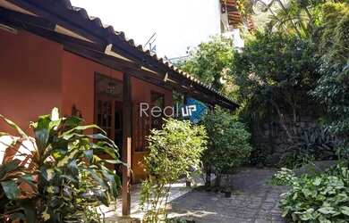 Imagem 3: Casa no Itanhangá. Churrasqueira, 253m² de Área, 2 Vagas na garageme4...