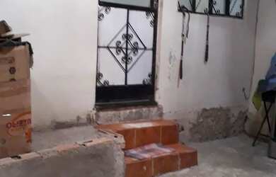 Imagem: A casa possui 3 Dormitórios, 1 Banheiro, 1 Vaga na garagem