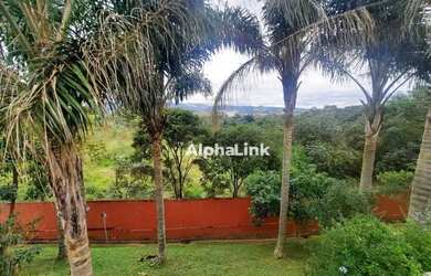 Imagem: A casa em condomínio possui 3 Dormitórios, 2 Banheiros, 4