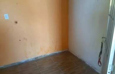 Imagem: A casa possui 2 Dormitórios, 1 Banheiro e está localizado