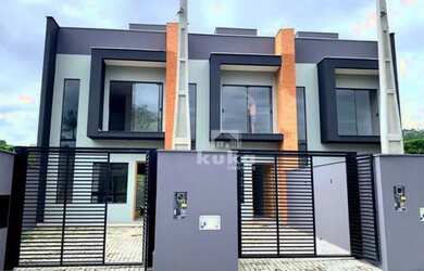 Imagem: A casa possui 3 Dormitórios, 1 Banheiro, 1 Vaga na garagem