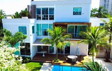 Imagem: A casa em condomínio possui 5 Dormitórios, 5 Banheiros, 4