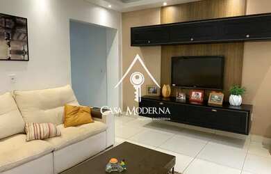 Imagem: A casa possui 3 Dormitórios, 1 Banheiro, 2 Vagas na garagem