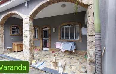 Imagem: A casa possui 2 Dormitórios, 2 Banheiros, 360m² de Área e