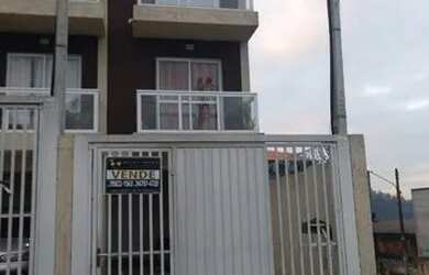 Imagem: A casa possui 2 Dormitórios, 2 Banheiros, 2 Vagas na garagem