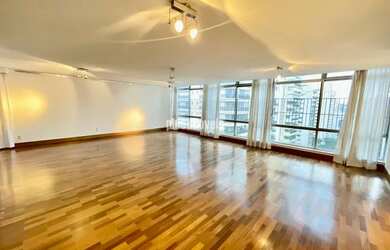 Imagem: O apartamento possui 4 Dormitórios, 4 Banheiros, 2 Vagas na