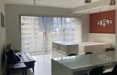 Imagem: O apartamento possui 1 Dormitório, 1 Banheiro, 1 Vaga na garagem